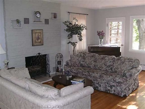 Spacious Living Room with fireplace