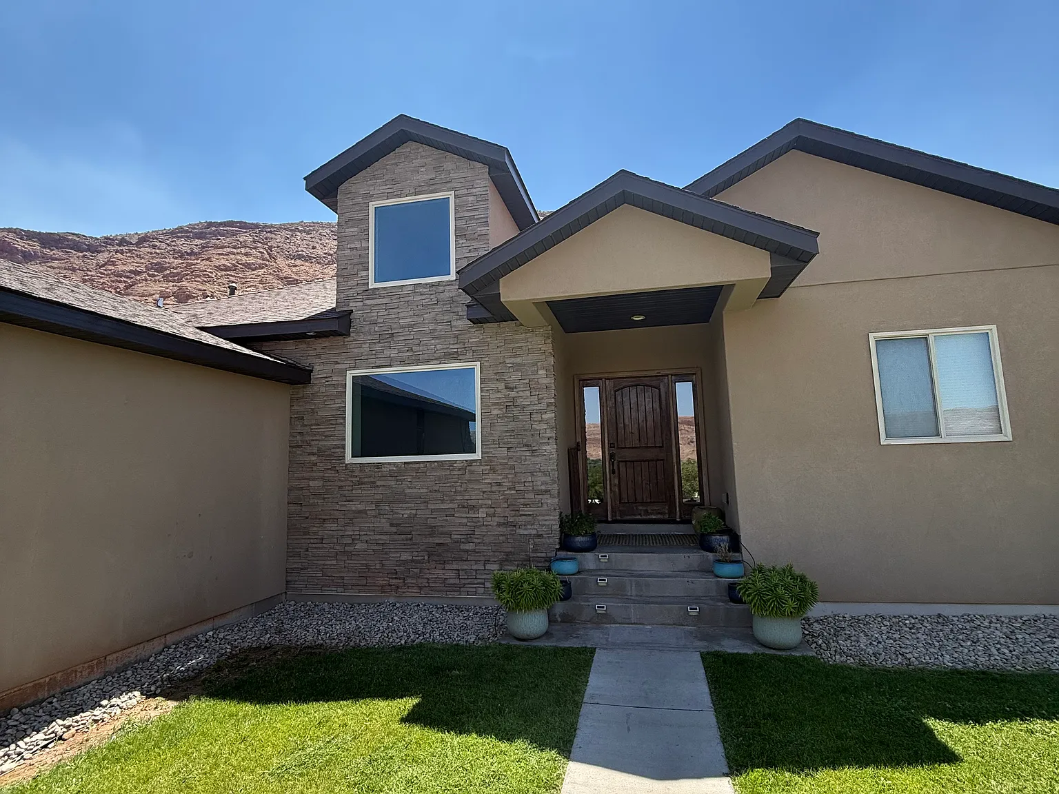 3 bed, 1575 sqft, $2,995 — Photo 3