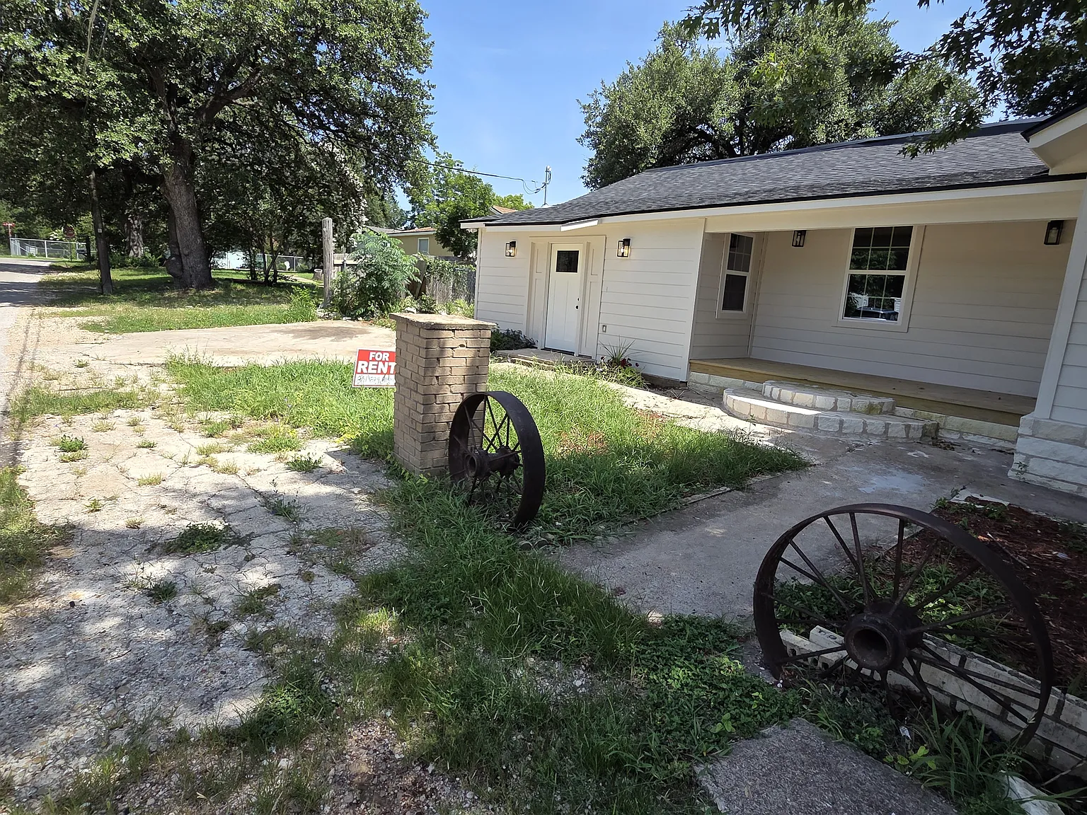 3 bed, 2043 sqft, $1,700 — Photo 2