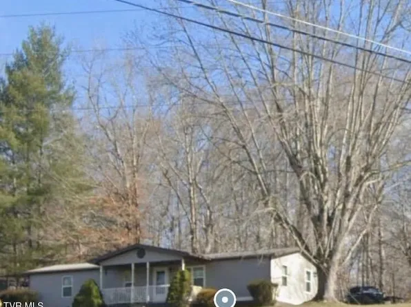 425 Flemingtown Dr, Clintwood, VA 24228