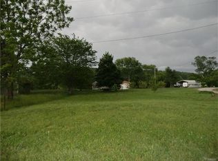 1104 Moredock Lake Dr, Valmeyer, IL 62295