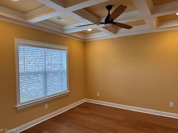 4th image of 102 Jasper Ct