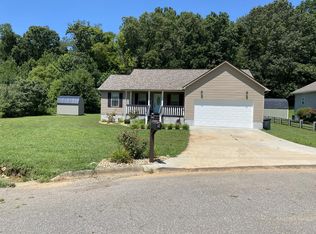 182 Zoe Cir, Jacksboro, TN 37757
