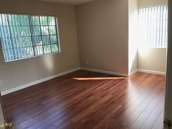 5th image of 615 Milford St APT 209