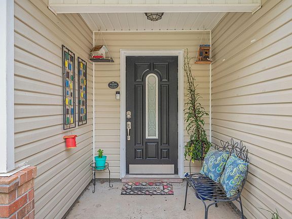 3rd image of 163 Jones Rd