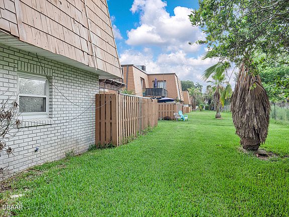 3rd image of 118 Moonstone Ct