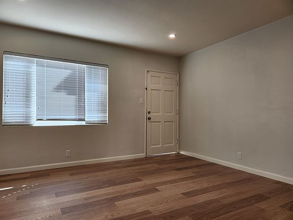 5th image of 1123 E Chestnut St APT B