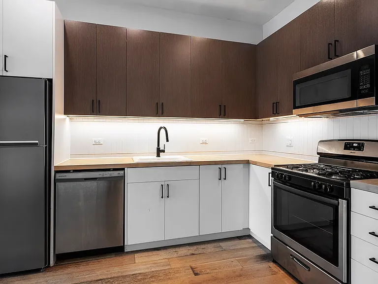 945 Bergen St #502 — Photo 2