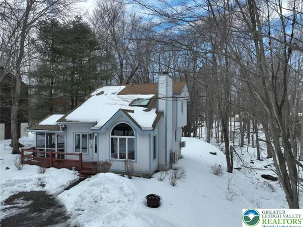 135 Sitka Dr, Pocono Lake, PA 18347