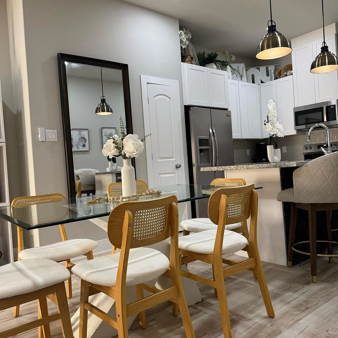 3 bed, 2.5 bath, 1472 sqft, $2,250 — Photo 4