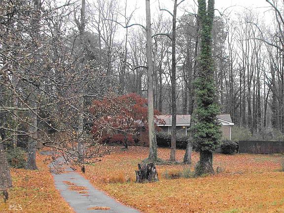 3rd image of 768 Creek View Dr
