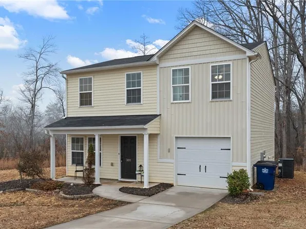 3011 Bittersweet Rd, Winston Salem, NC 27106