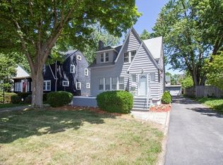 869 Beverly Rd, Cleveland Heights, OH 44121