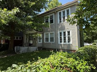 3327 Yorkshire Rd, Cleveland, OH 44118