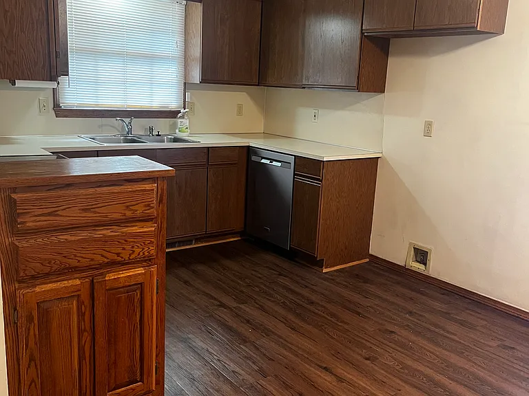 2119 S Ferguson Ave — Photo 20