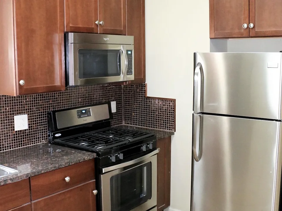 565 W Delavan Ave #1