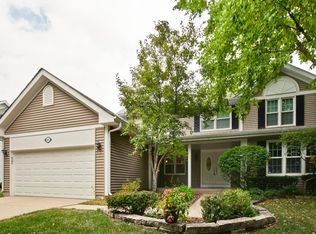 306 Richmond Pl, Vernon Hills, IL 60061