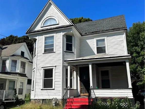 914 W 10th St, Erie, PA 16502