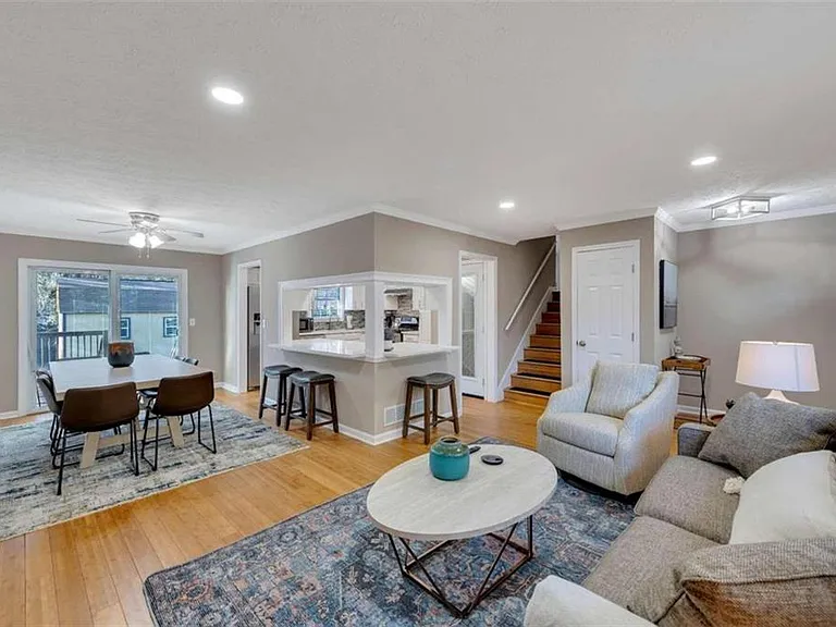 5005 Maryland Dr NW — Photo 4