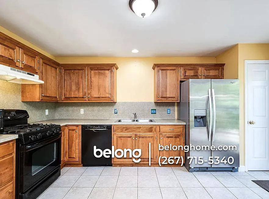 3 bed, 2.5 bath, 1750 sqft, $2,595 — Photo 3