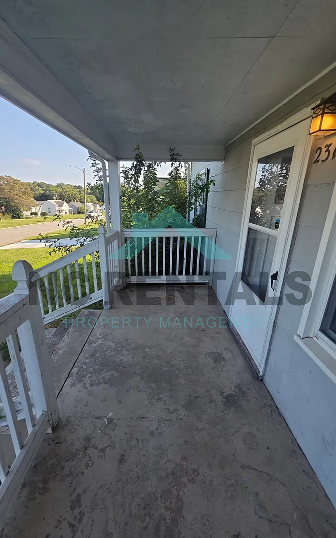 Delightful $1,050 2 Bed/1 Bath Home in Greensboro w/ All-Electric Systems & Appliances! — Photo 4