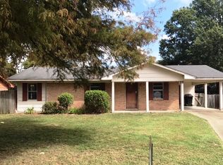2290 White Oak Dr, Greenville, MS 38701