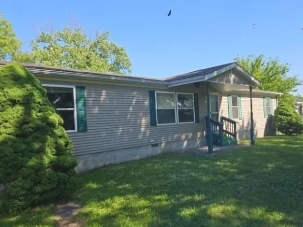 110 S East Railroad St, Ashley, IL 62808