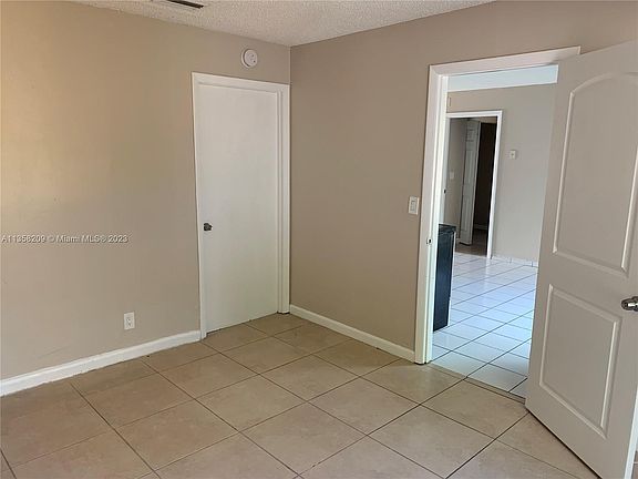 2nd image of 7133 Glenwood Dr