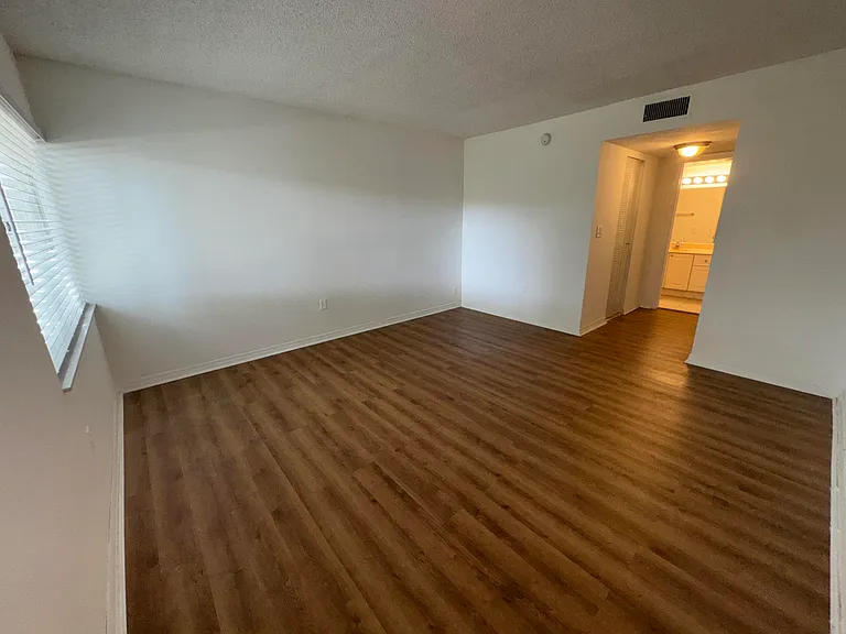 701 N Pine Island Rd #105 — Photo 4