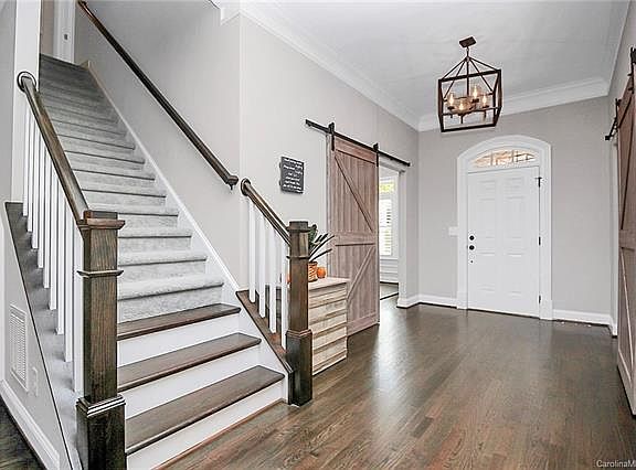 5th image of 117 Leeward Shoals Ln