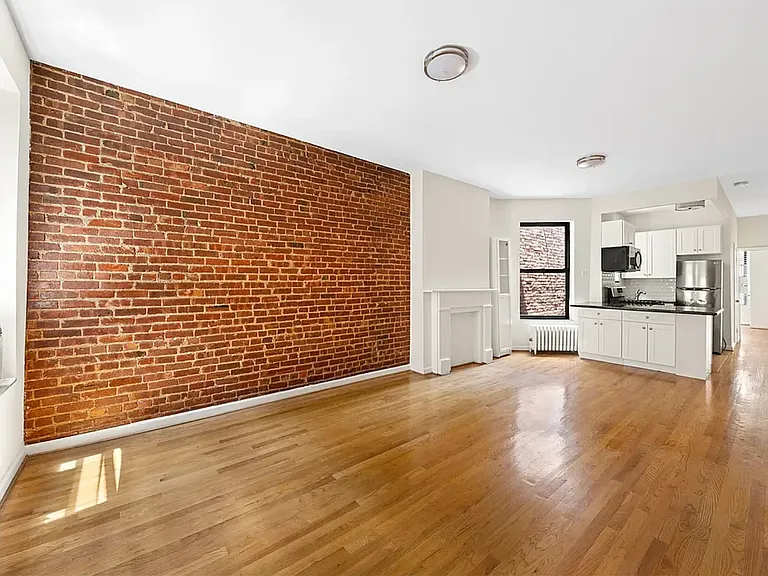 507 E 87th St #116 — Photo 1