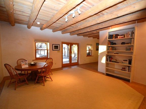 4th image of 216 Santistevan Ln