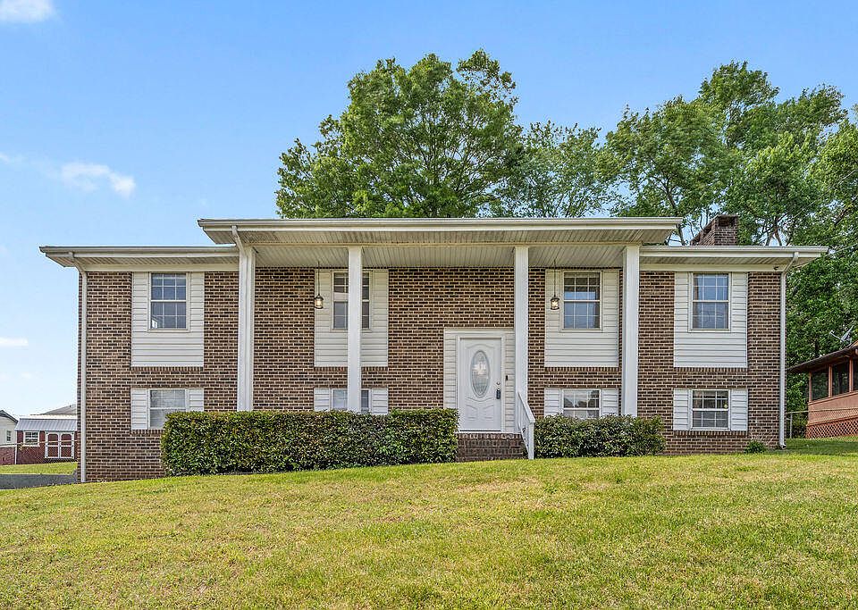 1st image of 111 Edgewood Cir