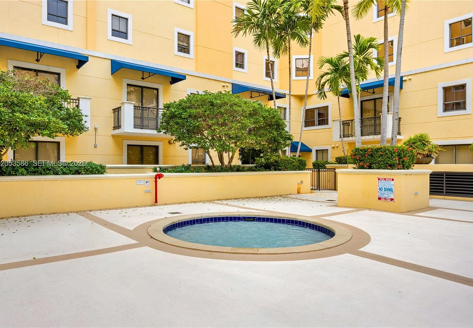 Colonnade At Dadeland Se — Photo 4