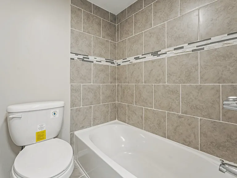 6009 Short St — Photo 32