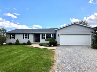 1326 W Easton Rd, Burbank, OH 44214