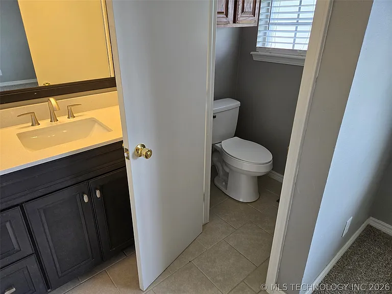 228 E J St — Photo 12