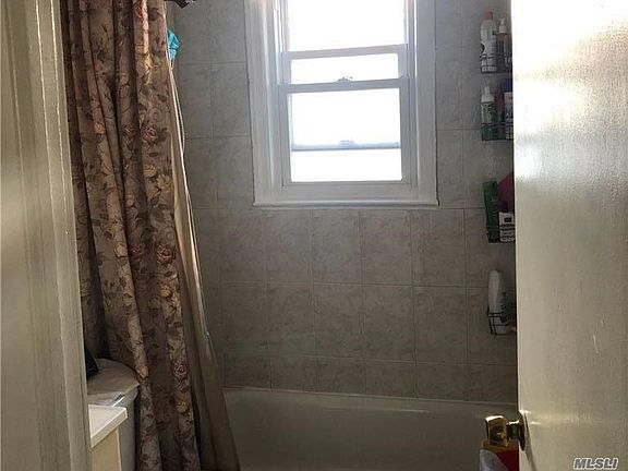 2nd image of 7 Norfolk Dr W