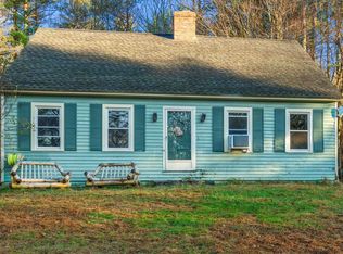 33 Sherwood Forest Rd, Weare, NH 03281