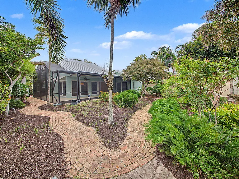 303 Leeward Dr — Photo 31