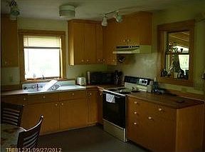 2nd image of 140 Thomaston St