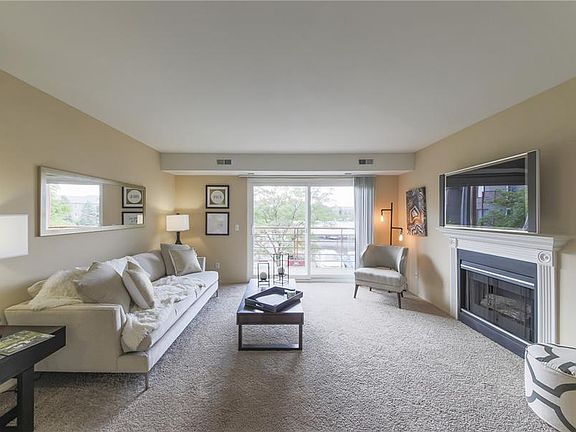 2nd image of 3020 Signature Blvd APT G