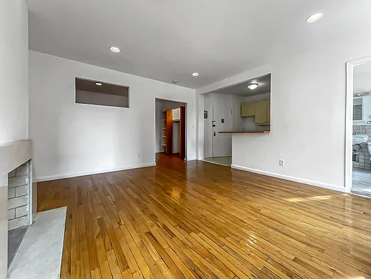 Rented by Brown Harris Stevens | media 19