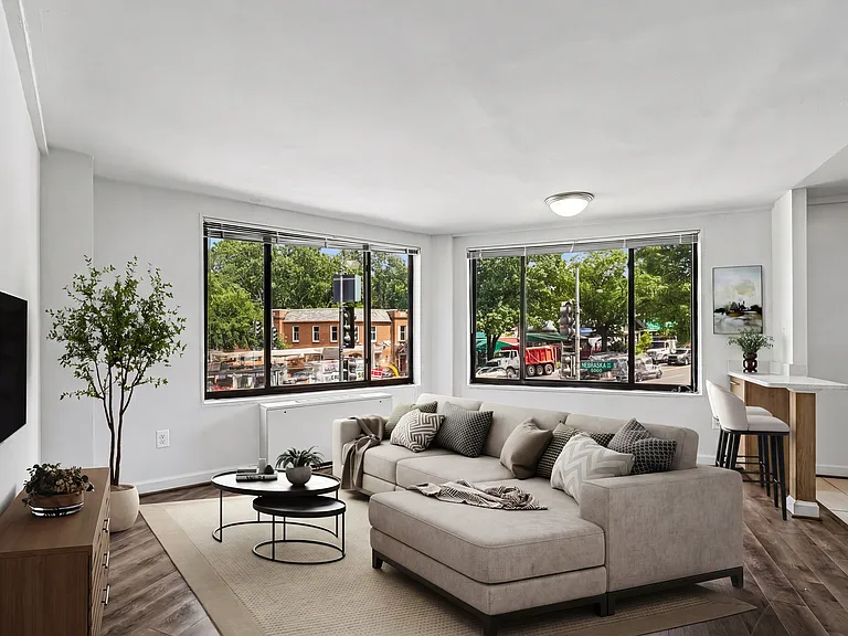 5100 Conn Ave — Photo 1