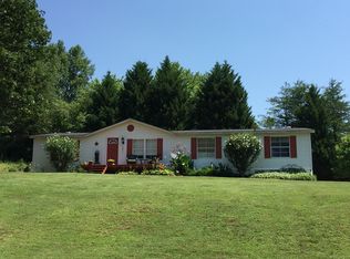 70 Horse Creek Dr, Mill Spring, NC 28756