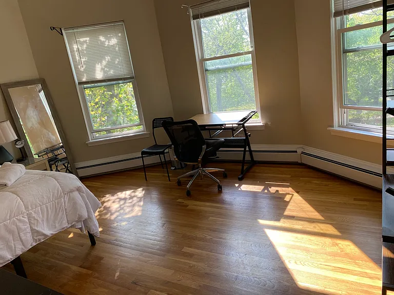 1000 Memorial Dr #2F — Photo 10