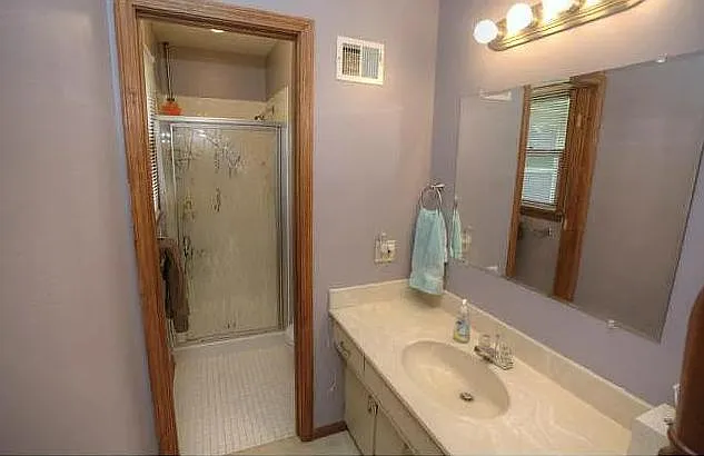 9817 Foster St — Photo 11
