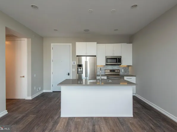 1340 S 13th St APT 2C, Philadelphia, PA 19147