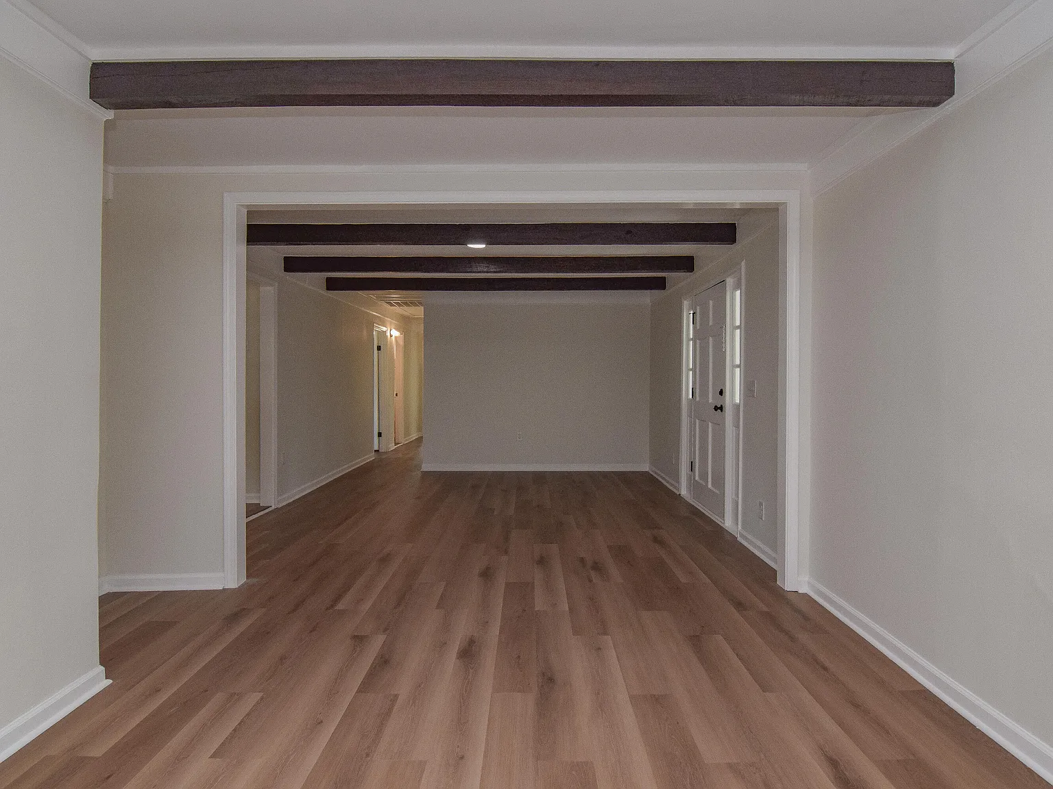 3 bed, 1.5 bath, 1392 sqft, $1,800 — Photo 3