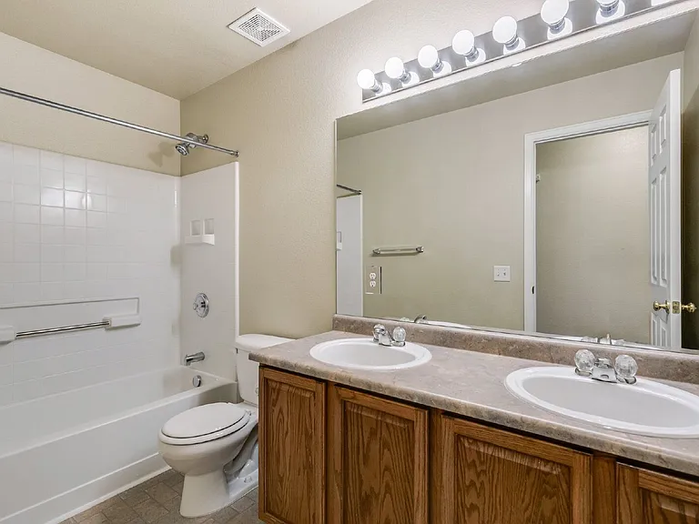 2208 Gilpin Ave — Photo 22